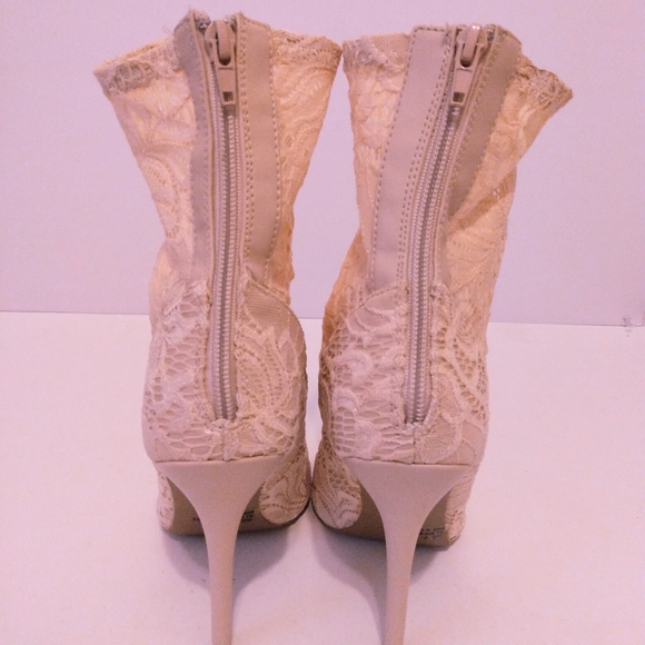 Qupid Pink Lace Fabric Zip Peep Toe Wedding Bridal Sock Boot 4 1/2" Heels sz 7 - Picture 4 of 8